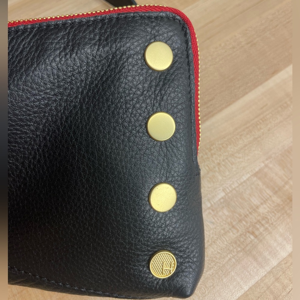 NWT Hammitt Nash Pochette Black w/Brushed Gold and Red Zip - Picture 4 of 16